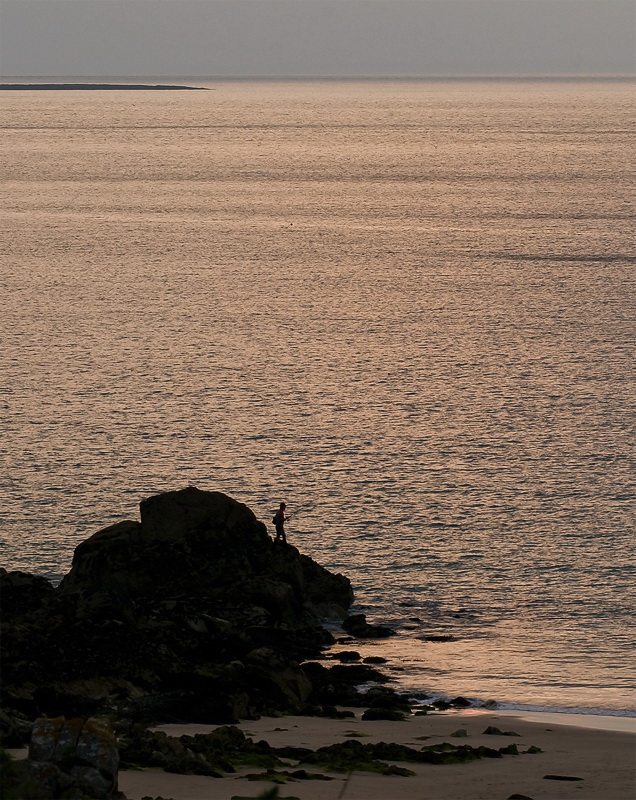 Bretagne 09-2012 D35_1933 als Smart-Objekt-1 Kopie.jpg - Blick vom Stellplatz oberhalb der Küste im Abendlicht